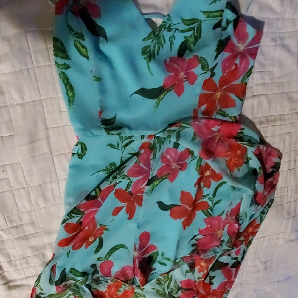 GUESS - Picture 2 of 2